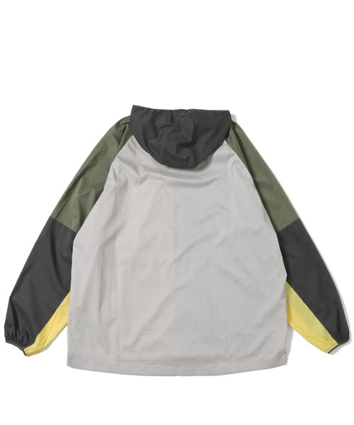 KRIFF MAYER(クリフメイヤー)の「さらさらエアーパッカブルジャケット(マウンテンパーカー・メンズ・チャコール/カラフル/イエロー/カーキ/グレー/ネイビー・MEDIUM/LARGE/X-LARGE)」の16枚目の写真
