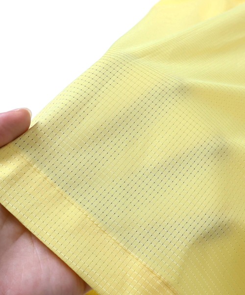 KRIFF MAYER(クリフメイヤー)の「さらさらエアーパッカブルジャケット(マウンテンパーカー・メンズ・チャコール/カラフル/イエロー/カーキ/グレー/ネイビー・MEDIUM/LARGE/X-LARGE)」の21枚目の写真