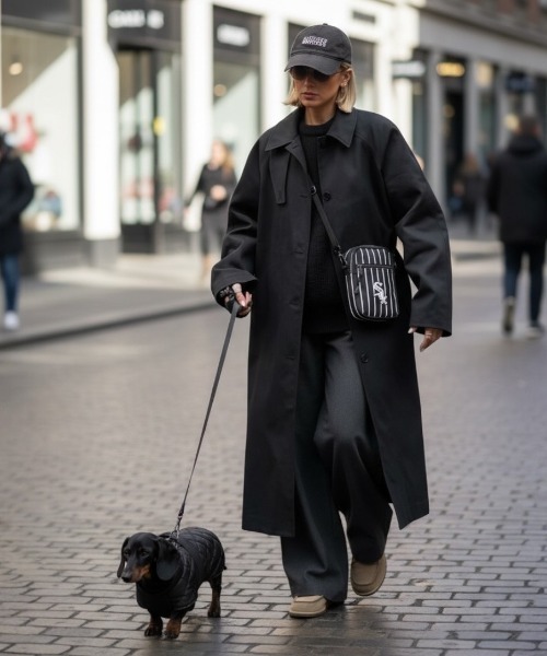 MLB（メジャーリーグベースボール）の「MLBストライプショルダーバッグ（ショルダーバッグ・レディース・ネイビー/ベージュ/ブラック/ダークブルー/ブラック系その他/ブラック系その他2/ブラウン・FREE）」の2枚目の写真