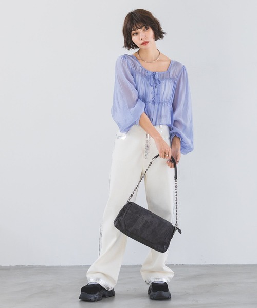 PAGEBOY（ページボーイ）の「レースアップシャーリングブラウス（シャツ/ブラウス・レディース・ブラック/アイボリー/オフホワイト/ブルー・FREE）」の5枚目の写真