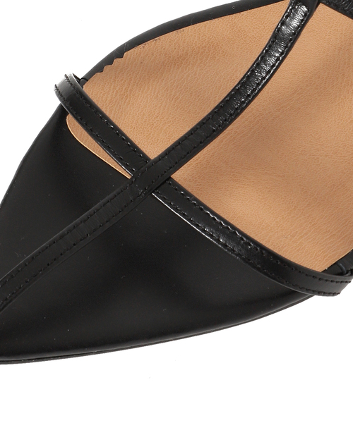 La TOTALITE（ラトータリテ）の「La Totalite クロスストラップフラットサンダル（サンダル・レディース・ブラック/レッド/ゴールド・36/37/38）」の17枚目の写真