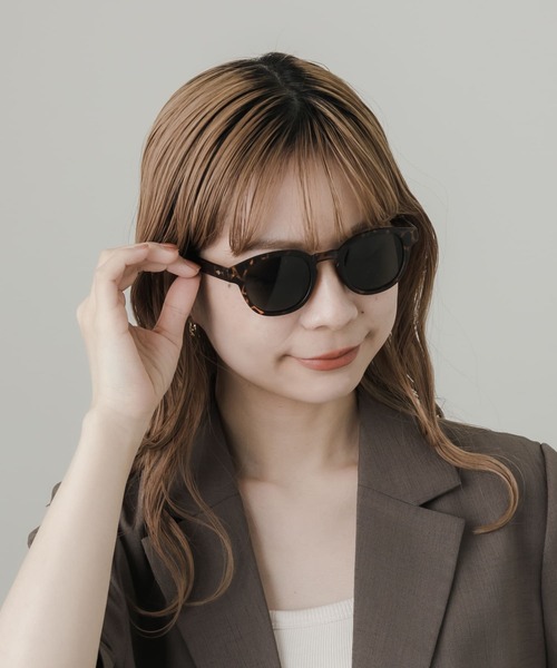 SMELLY（スメリー）の「ウェリントンマットサングラス（サングラス・レディース・ブラック/ブラウン・-）」の8枚目の写真
