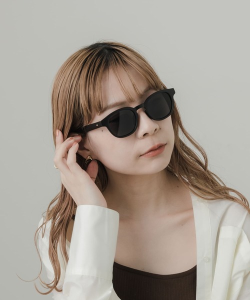 SMELLY（スメリー）の「ウェリントンマットサングラス（サングラス・レディース・ブラック/ブラウン・-）」の5枚目の写真