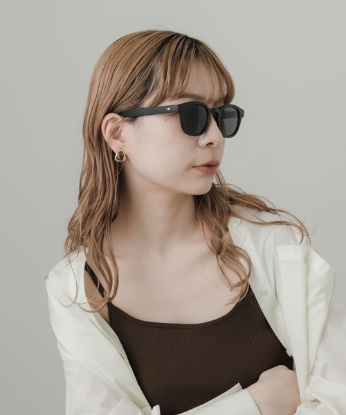 SMELLY（スメリー）の「ウェリントンマットサングラス（サングラス・レディース・ブラック/ブラウン・-）」の4枚目の写真