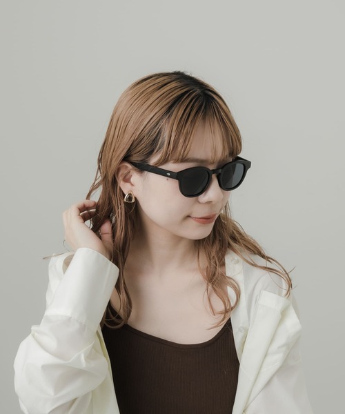 SMELLY（スメリー）の「ウェリントンマットサングラス（サングラス・レディース・ブラック/ブラウン・-）」の3枚目の写真