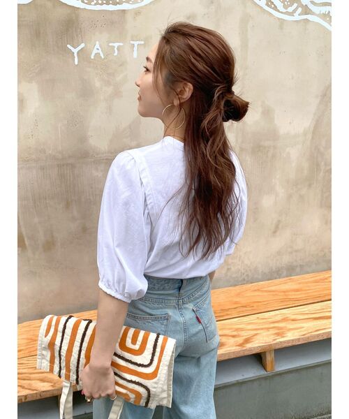 Ungrid(アングリッド)の「【WEB限定】パフスリーブブラウス(シャツ/ブラウス・レディース・ブラック/オフホワイト/グリーン系その他・FREE)」の10枚目の写真