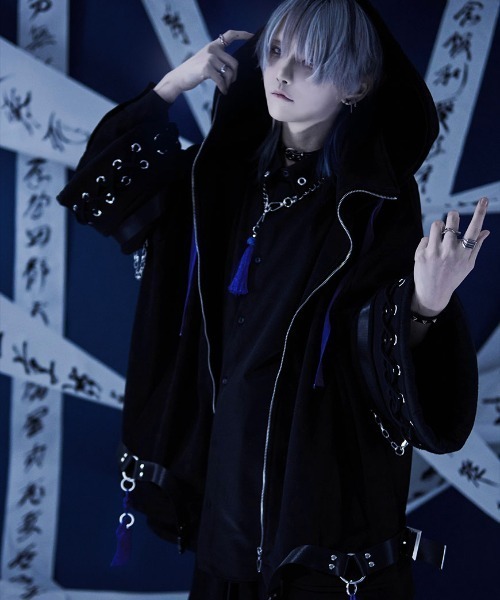 ililil イルイルイル　枵コラボ【空夜】 ジップアップパーカー　チェーン　黒 ililil（イルイルイル）の「『ililil/イルイルイル』うつろ