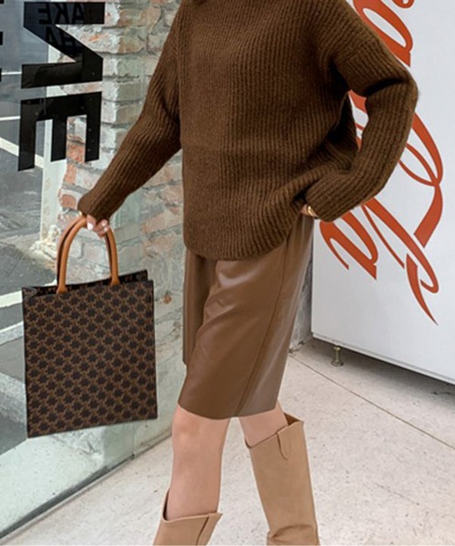 AMELY(エミリー)の「エコレザーショートパンツ(その他パンツ・レディース・ブラック/ブラウン/オリーブ・M/L)」の2枚目の写真