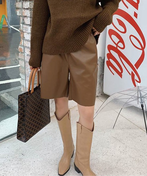AMELY(エミリー)の「エコレザーショートパンツ(その他パンツ・レディース・ブラック/ブラウン/オリーブ・M/L)」の6枚目の写真