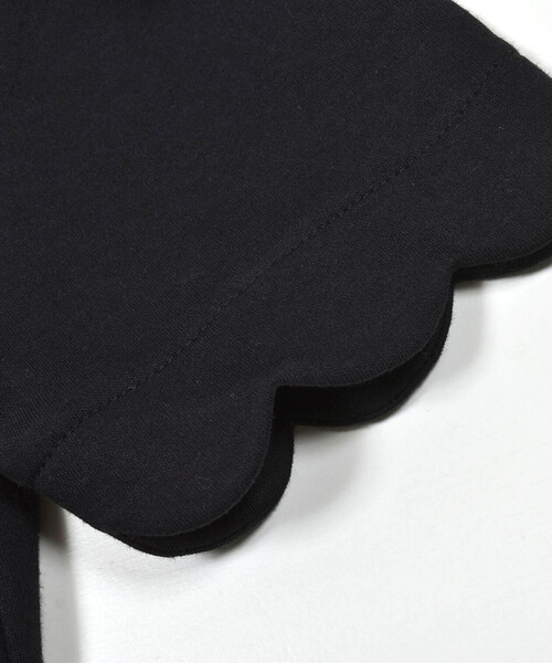 BeBe（ベベ）の「スカラップ袖ロゴリボンスムースTシャツ(90~160cm)（Tシャツ/カットソー・キッズ・ブラック/ネイビー・90cm/110cm/100cm/120cm/130cm/140cm/150cm）」の5枚目の写真