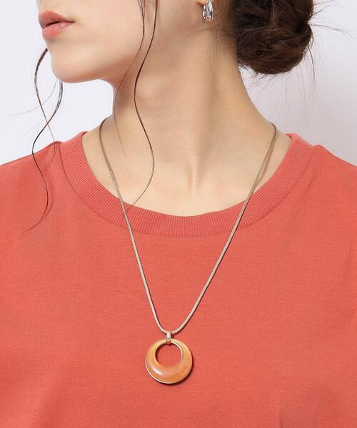 SHOO・LA・RUE（シューラルー）の「◆ぷっくり月の輪紐ネックレス（ネックレス・レディース・ライトブルー/ブラウン系/イエロー系その他/キャメル/オレンジ/グレー・00）」の7枚目の写真