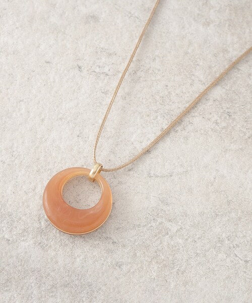 SHOO・LA・RUE（シューラルー）の「◆ぷっくり月の輪紐ネックレス（ネックレス・レディース・ライトブルー/ブラウン系/イエロー系その他/キャメル/オレンジ/グレー・00）」の8枚目の写真