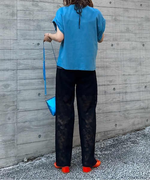 mi via loca（ミヴィアロカ）の「ターンバックCATロゴTシャツ（Tシャツ/カットソー・レディース・ライム/アイボリー/グレイッシュブルー・FREE）」の10枚目の写真