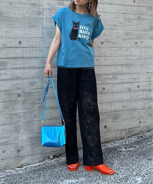 mi via loca（ミヴィアロカ）の「ターンバックCATロゴTシャツ（Tシャツ/カットソー・レディース・ライム/アイボリー/グレイッシュブルー・FREE）」の14枚目の写真