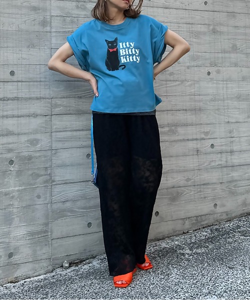 mi via loca（ミヴィアロカ）の「ターンバックCATロゴTシャツ（Tシャツ/カットソー・レディース・ライム/アイボリー/グレイッシュブルー・FREE）」の12枚目の写真