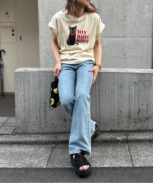 mi via loca（ミヴィアロカ）の「ターンバックCATロゴTシャツ（Tシャツ/カットソー・レディース・ライム/アイボリー/グレイッシュブルー・FREE）」の7枚目の写真