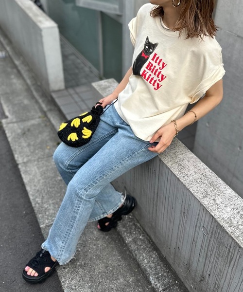 mi via loca（ミヴィアロカ）の「ターンバックCATロゴTシャツ（Tシャツ/カットソー・レディース・ライム/アイボリー/グレイッシュブルー・FREE）」の6枚目の写真
