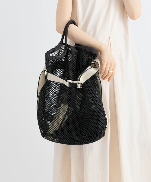 URBAN RESEARCH（アーバンリサーチ）の「メッシュベルトトートバッグ（トートバッグ・レディース・ブラック/ホワイト・-）」の4枚目の写真