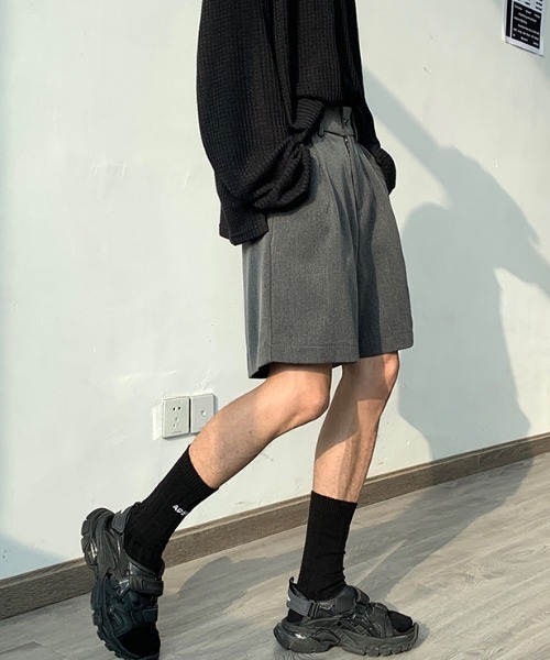 MGV(エムジーヴィー)の「Monotone Tuck Shorts(スラックス・メンズ・グレー/ブラック・MEDIUM/LARGE/X-LARGE)」の11枚目の写真