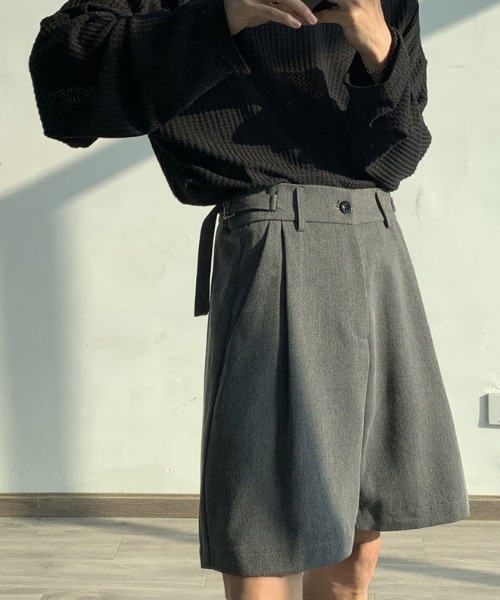 MGV(エムジーヴィー)の「Monotone Tuck Shorts(スラックス・メンズ・グレー/ブラック・MEDIUM/LARGE/X-LARGE)」の10枚目の写真
