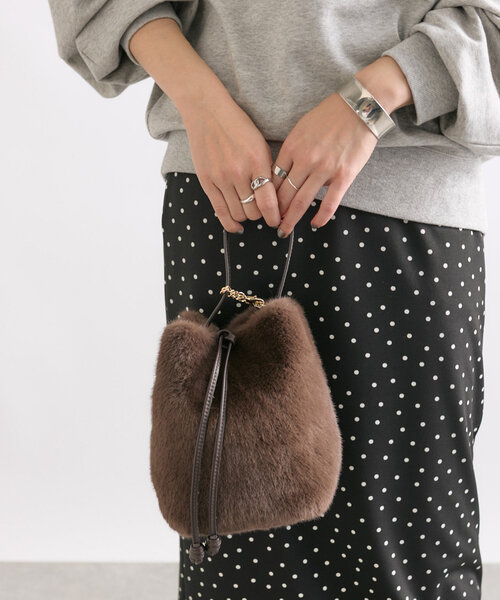 RIVE DROITE(リヴドロワ)の「【シーズンムードを高める】フェイクファーハンドバッグ(ハンドバッグ・レディース・ベージュ/ダークブラウン・FREE)」の2枚目の写真
