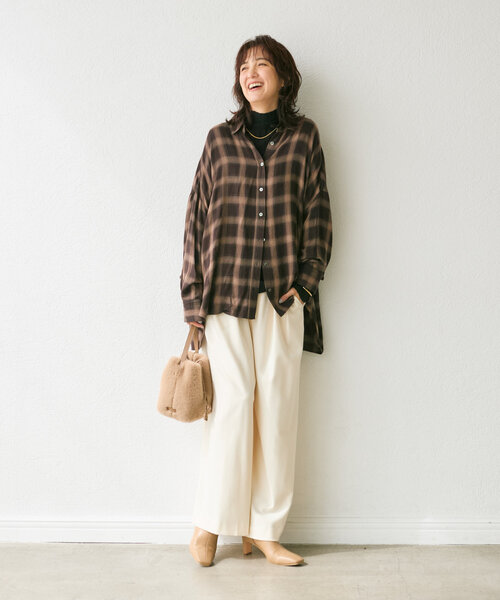 RIVE DROITE(リヴドロワ)の「【シーズンムードを高める】フェイクファーハンドバッグ(ハンドバッグ・レディース・ベージュ/ダークブラウン・FREE)」の12枚目の写真