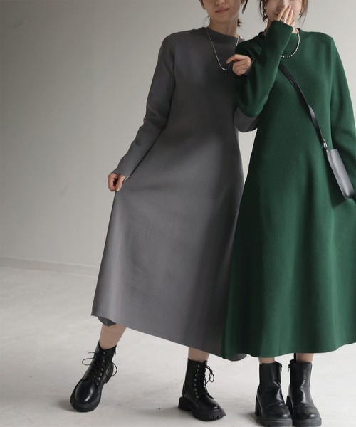 HUG.U（ハグユー）の「Aラインニットワンピース（ワンピース・レディース・グリーン/ベージュ/ブラック/アイボリー/グレー/ブルー/ブラウン系その他/グレー系その他/ブルー系その他/グリーン系その他/ブラック系その他・ミモレ丈/マキシ丈）」の5枚目の写真