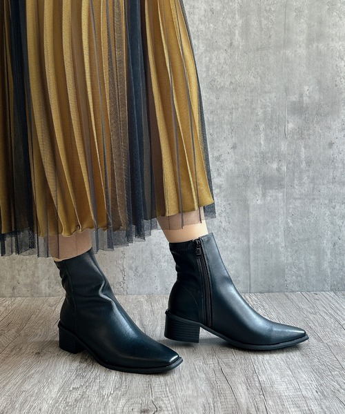 Noubel Voug Relax（ヌーベルヴォーグリラックス）の「サイドファスナー スクエアトゥ エレガントショートブーツ（ブーツ・レディース・ブラック・M/S/LL/L）」の6枚目の写真