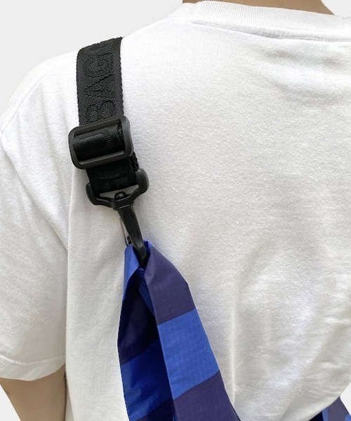 GEORGE'S(ジョージズ)の「BAGGU Attachable Strap(エコバッグ/サブバッグ・レディース・ブラック×ブラック/ブラック×ホワイト・FREE)」の7枚目の写真