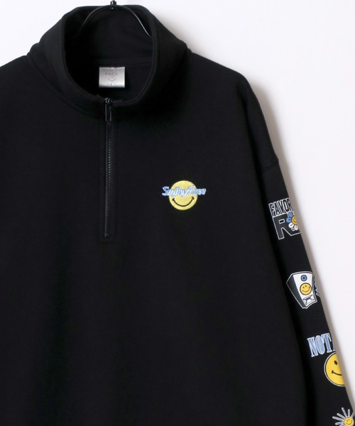 SMILEY FACE(スマイリーフェイス)の「SMILEY FACE/スマイリーフェイス オーバーサイズ 裏起毛 袖プリント ロゴ ワンポイント刺繍 ハーフジップ スウェット トレーナー/レディース メンズ(スウェット・レディース・ブラック/グレー系その他/ブラック系その他2/アッシュグレー/ブラック系その他/ブラック系その他3/スミクロ/グレー系その他2/ネイビー・M/L/LL)」の19枚目の写真
