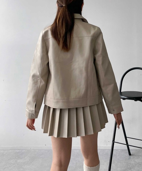 AS KNOW AS plus（アズノゥアズプラス）の「◇レギュラー フェイクレザーライダース　セットアップ可能（ライダースジャケット・レディース・ブラック/グレイッシュベージュ/アイボリー/ブラウン系・FREE）」の16枚目の写真