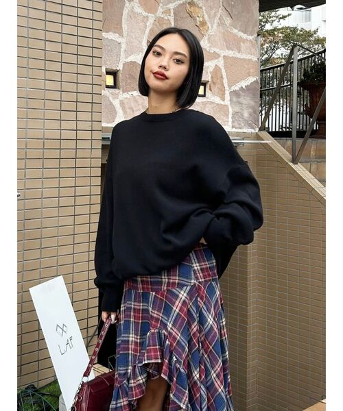 EVRIS(エヴリス)の「バックロゴオーバーサイズニットトップス(ニット/セーター・レディース・ピンク/イエロー/アイボリー/ブラック・FREE)」の6枚目の写真