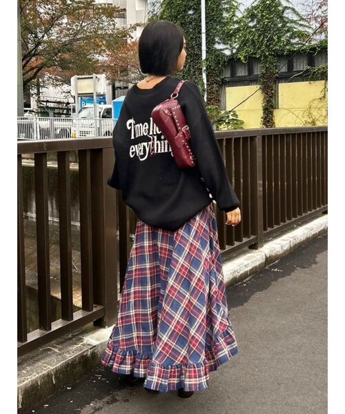 EVRIS(エヴリス)の「バックロゴオーバーサイズニットトップス(ニット/セーター・レディース・ピンク/イエロー/アイボリー/ブラック・FREE)」の7枚目の写真