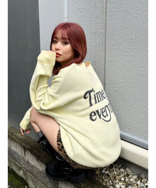 EVRIS(エヴリス)の「バックロゴオーバーサイズニットトップス(ニット/セーター・レディース・ピンク/イエロー/アイボリー/ブラック・FREE)」の12枚目の写真