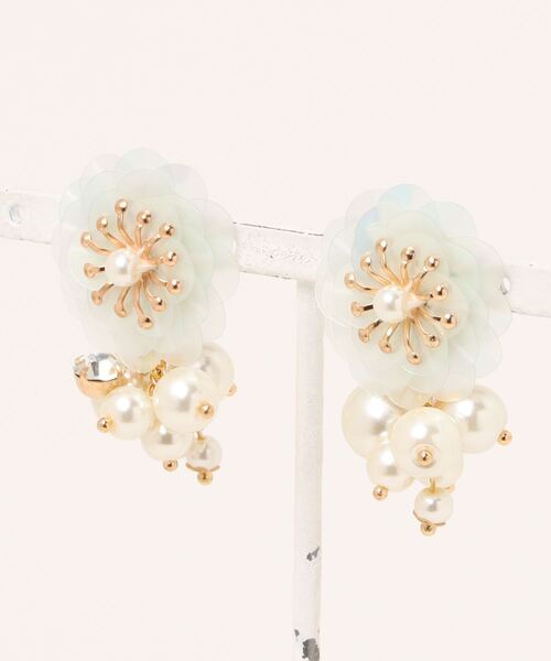tone(トーン)の「【katea.】スパンコールフラワービジューピアス(ピアス(両耳用)・レディース・ライトベージュ/ライトブルー/レッド/ゴールド/ホワイト/ダークブラウン/グリーン/ピンク/パープル/レッド系その他・FREE)」の5枚目の写真