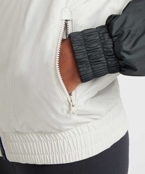 NIKE(ナイキ)の「ナイキ スポーツウェア ウィンドランナー ジュニア フーデッド レペル ジャケット / Nike Sportswear Windrunner Big Kids' Hooded Repel Jacket FZ5516-410 Midnight Navy(ブルゾン・キッズ・ネイビー・130/140/150/160/170)」の5枚目の写真