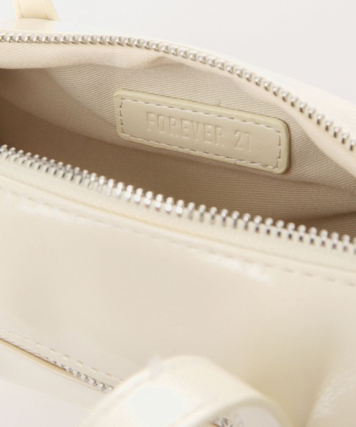 FOREVER 21（フォーエバー トゥエンティーワン）の「2WAYバレルバッグ（ショルダーバッグ・レディース・ホワイト系その他2・FREE）」の11枚目の写真