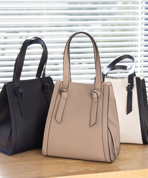 GLOBAL WORK（グローバルワーク）の「スペ軽変形3WAYBAG/234491（ショルダーバッグ・レディース・ベージュ系その他3/ホワイト系/ホワイト系1/シルバー/ホワイト系7/ブラック/アイボリー/ベージュ系その他/ベージュ・ONE SIZE）」の7枚目の写真