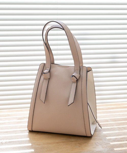 GLOBAL WORK（グローバルワーク）の「スペ軽変形3WAYBAG/234491（ショルダーバッグ・レディース・ベージュ系その他3/ホワイト系/ホワイト系1/シルバー/ホワイト系7/ブラック/アイボリー/ベージュ系その他/ベージュ・ONE SIZE）」の8枚目の写真