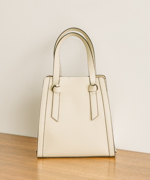 GLOBAL WORK（グローバルワーク）の「スペ軽変形3WAYBAG/234491（ショルダーバッグ・レディース・ベージュ系その他3/ホワイト系/ホワイト系1/シルバー/ホワイト系7/ブラック/アイボリー/ベージュ系その他/ベージュ・ONE SIZE）」の2枚目の写真