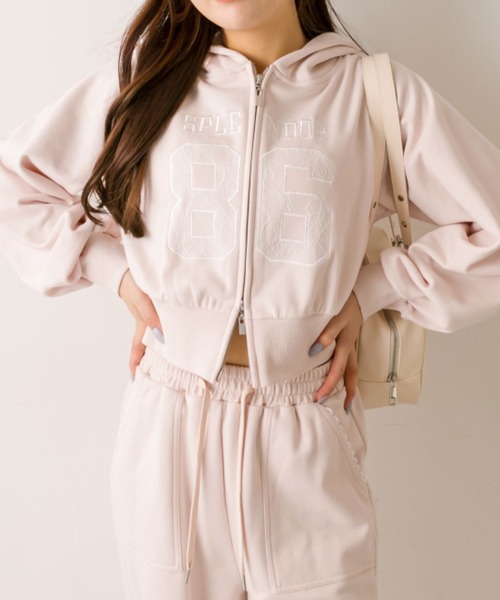 OLIVE des OLIVE（オリーブデオリーブ）の「ナンバリングパーカー（パーカー・レディース・ピンク/オフホワイト/トップグレー・FREE）」の18枚目の写真