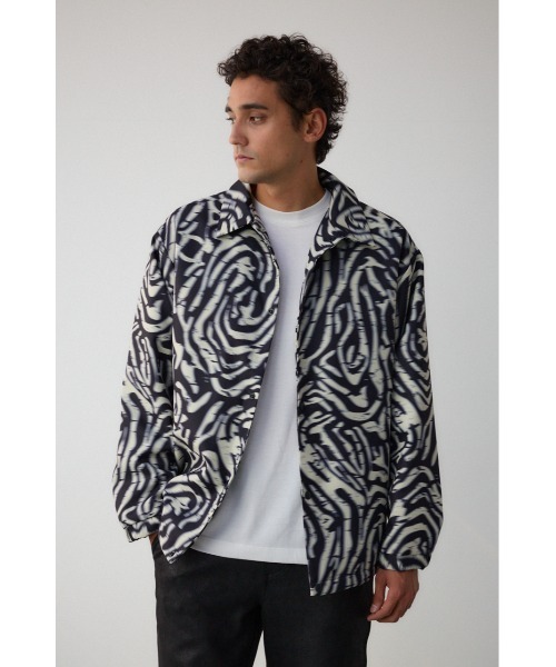 AZUL by moussy(アズールバイマウジー)の「ジェネラル総柄ブルゾン 秋服 春服(ブルゾン・メンズ・ホワイト系その他/ブラック系その他・LARGE/MEDIUM)」の4枚目の写真