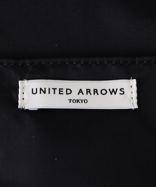 UNITED ARROWS(ユナイテッドアローズ)の「UNFINISHED LEATHER/巾着バッグ(ショルダーバッグ・メンズ・ブラック・FREE)」の8枚目の写真