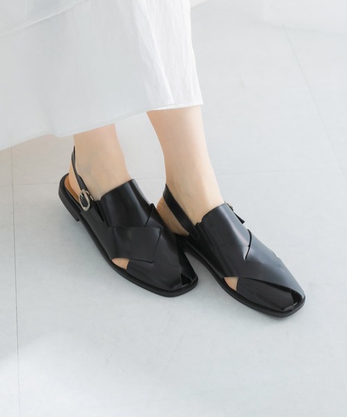 URBAN RESEARCH ROSSO WOMEN（アーバンリサーチ　ロッソ）の「REMME　バックストラップフラットシューズ（その他シューズ・レディース・ブラック・37）」の2枚目の写真