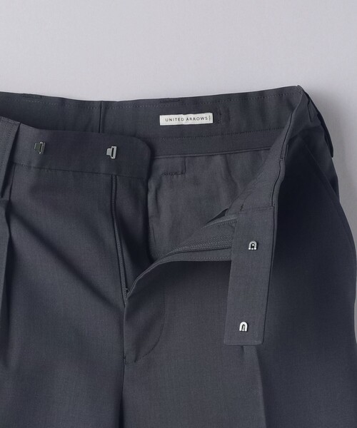 UNITED ARROWS（ユナイテッドアローズ）の「ウールトロピカル 1プリーツ ミリタリートラウザーズ（スラックス・メンズ・ダークグレー/ベージュ・XL/L/M/S）」の15枚目の写真