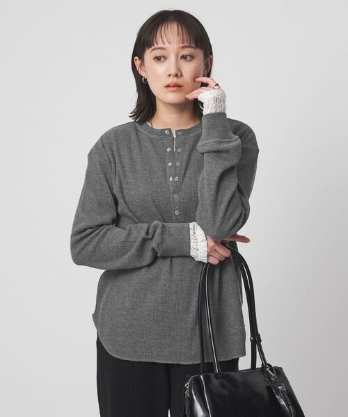 green label relaxing（グリーンレーベルリラクシング）の「＜at ease＞ヘンリーネック ワッフル プルオーバー カットソー（Tシャツ/カットソー・レディース・ダークグレー/ナチュラル/オフホワイト/ダークブラウン・FREE）」の10枚目の写真