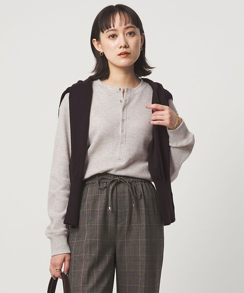 green label relaxing（グリーンレーベルリラクシング）の「＜at ease＞ヘンリーネック ワッフル プルオーバー カットソー（Tシャツ/カットソー・レディース・ダークグレー/ナチュラル/オフホワイト/ダークブラウン・FREE）」の15枚目の写真