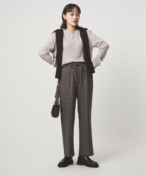 green label relaxing（グリーンレーベルリラクシング）の「＜at ease＞ヘンリーネック ワッフル プルオーバー カットソー（Tシャツ/カットソー・レディース・ダークグレー/ナチュラル/オフホワイト/ダークブラウン・FREE）」の18枚目の写真