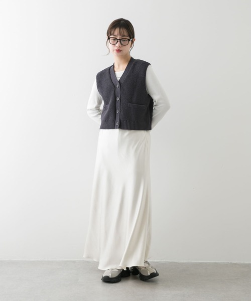 SENSE OF PLACE by URBAN RESEARCH（センスオブプレイスバイアーバンリサーチ）の「クロップドニットベスト（ベスト・レディース・チャコールグレー/アイボリー/ネイビー・ONE）」の6枚目の写真