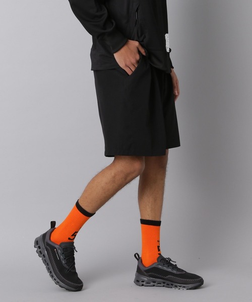 NUMERALS（ヌメラルズ）の「【NUMERALS】ワイドショーツ（その他パンツ・メンズ・ブラック/カーキ・LARGE/MEDIUM/SMALL）」の2枚目の写真